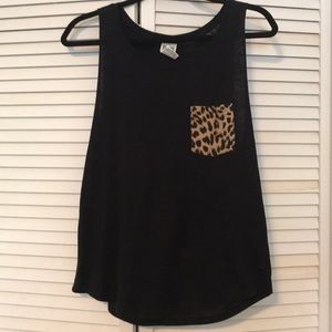 Black tank with print pocket
